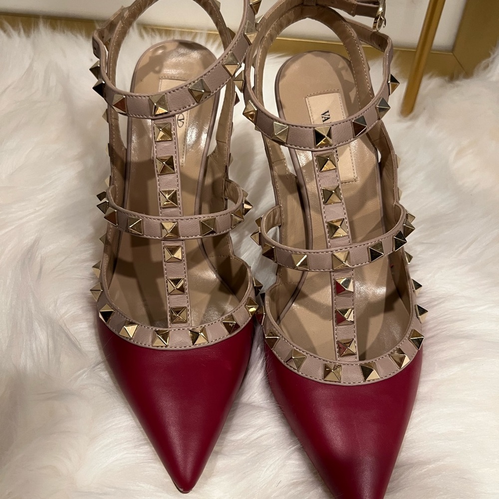 Valentino Garavani Rockstud Ankle Strap Pumps/Burgundy Red/38